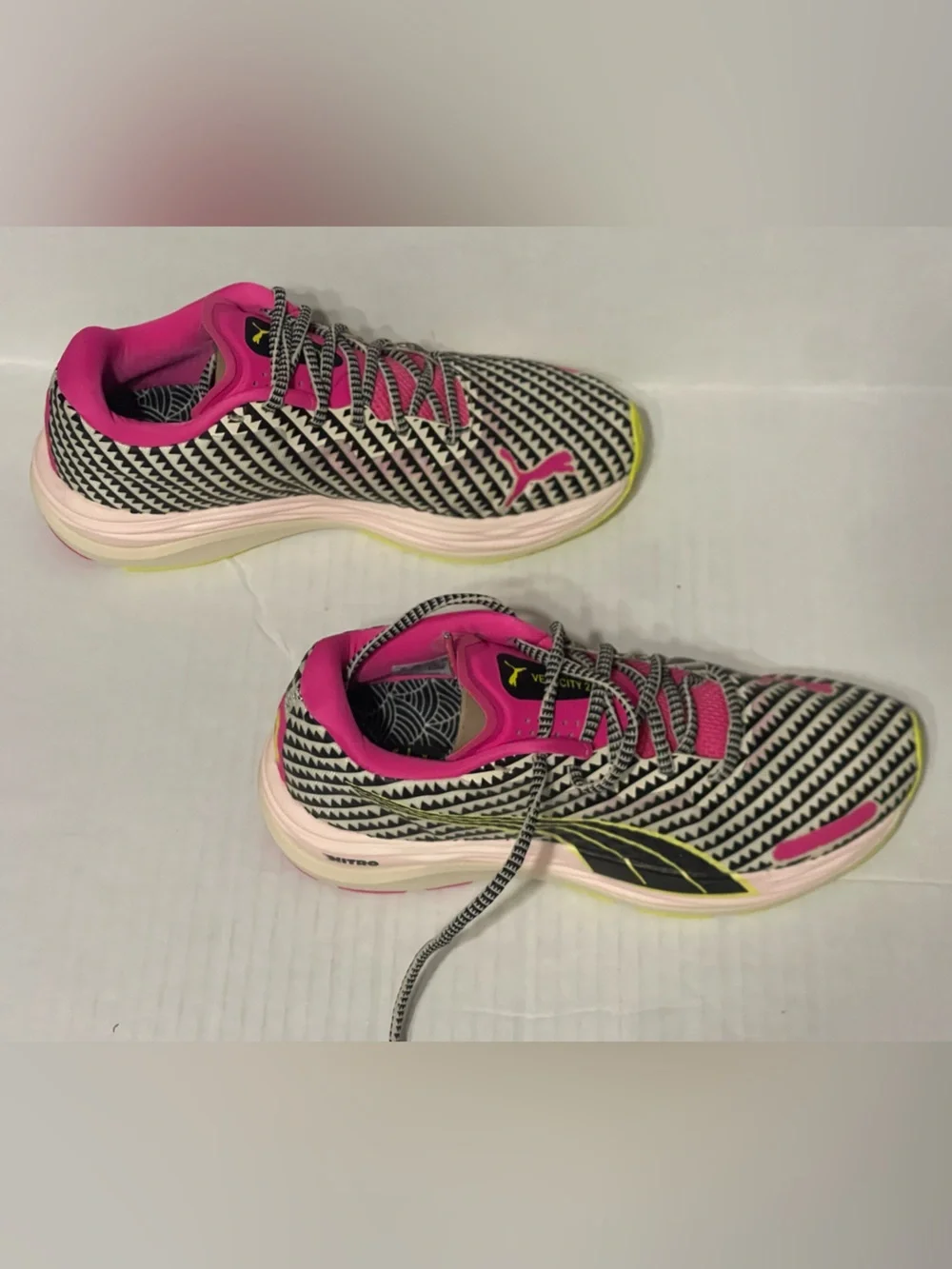 Puma x LEMLEM Velocity Nitro 2-Women’s 7.5-Ghost Pepper/Black/Pink Glimmer-NIB
